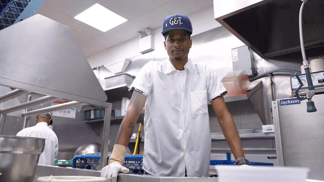 See a Day in the Life of a New York City Dishwasher